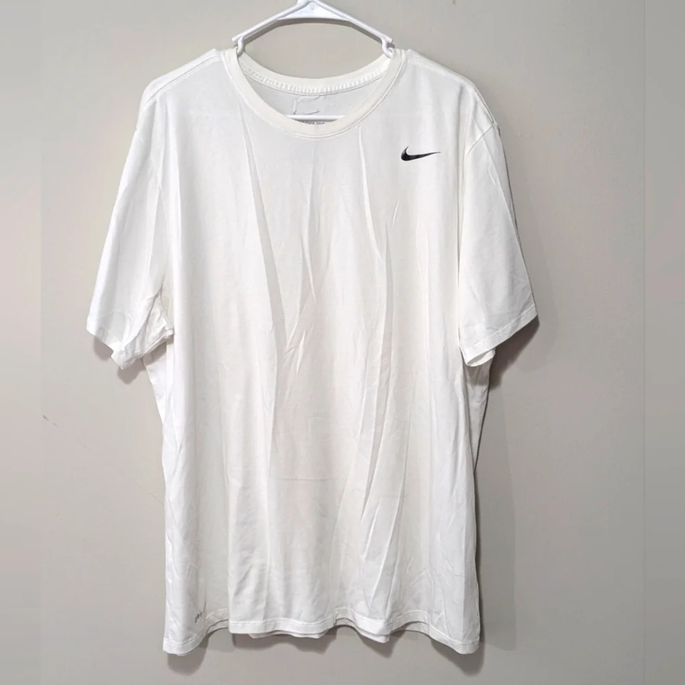 NIKE TEE Men's Size XXL "Athletic Cut" White/Black Swoosh On Chest - Picture 2 of 4